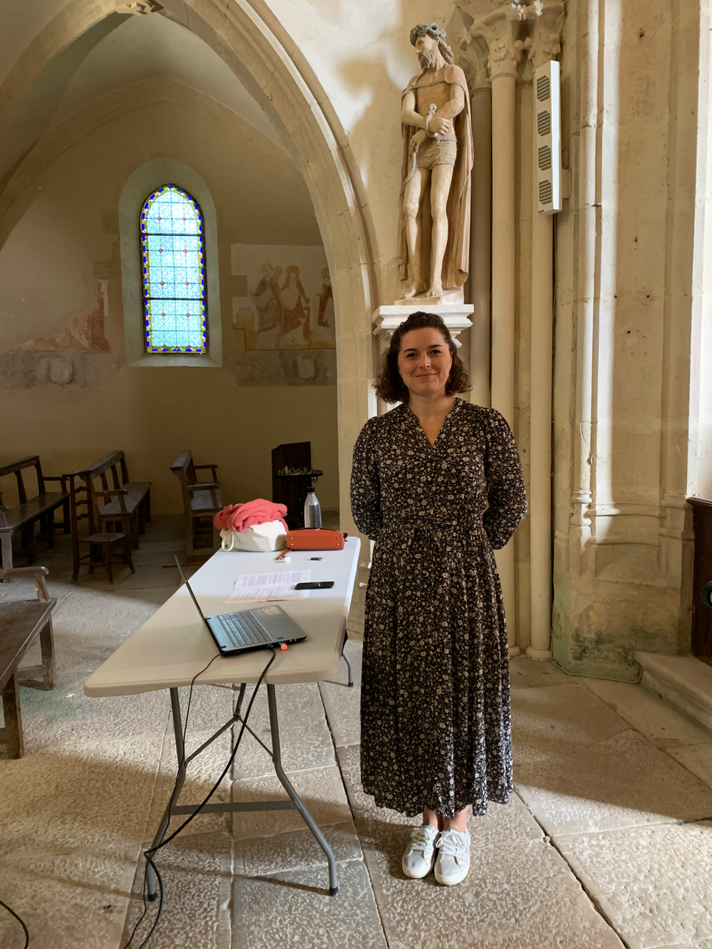 Mme Lefrançois dans l'église de Grignon